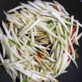 白菜帮炒肉丝的做法步骤：9