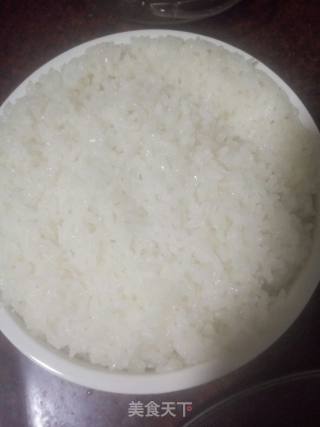 糯米饭（虾皮、笋尖、胡萝卜，瘦肉）的做法步骤：1