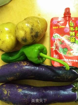 茄子焖土豆的做法步骤：1