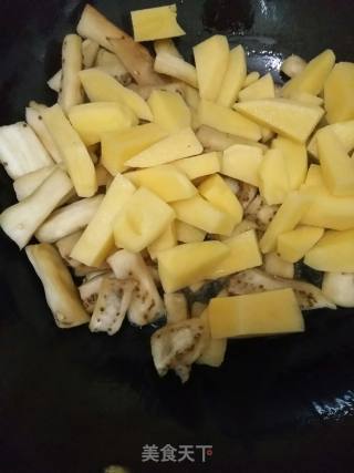 茄子焖土豆的做法步骤：6
