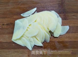泡椒土豆片（酸辣土豆片）的做法步骤：2