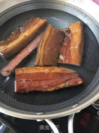 韭苔炒腊肉的做法步骤：2