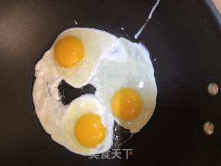 糖醋荷包蛋的做法步骤：2