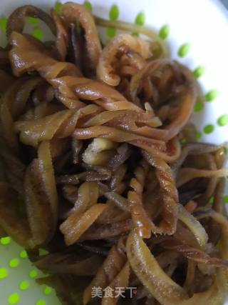 凉拌洋葱海茸丝的做法步骤：3