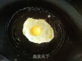 白菜香菇炒热干面的做法步骤：6