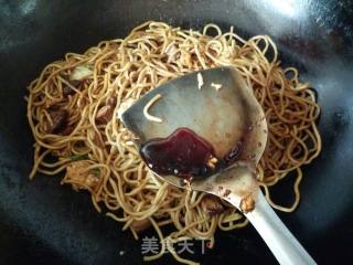 白菜香菇炒热干面的做法步骤：12