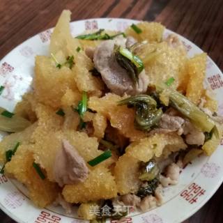 家常干猪皮炒肉的做法步骤：4