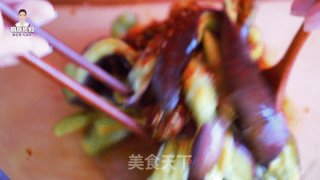 茄子是家常菜中的常客，今天介绍一款消暑吃法-拌茄条的做法步骤：14