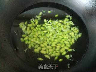 榨菜炒毛豆的做法步骤：4