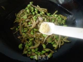 榨菜炒毛豆的做法步骤：8
