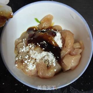时椒炒鸡肉的做法步骤：2