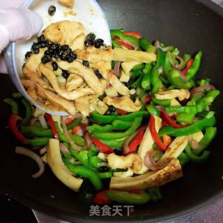 时椒炒鸡肉的做法步骤：9