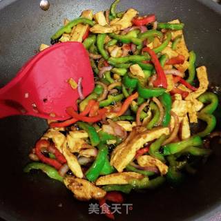 时椒炒鸡肉的做法步骤：10