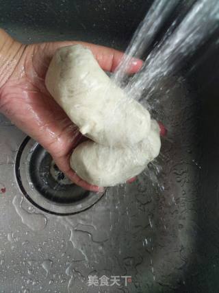 孜然面筋的做法步骤：1