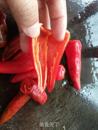 红椒葱花摊鸡蛋的做法步骤：1