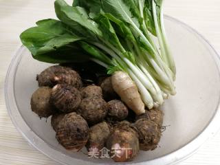 芋艿小白菜的做法步骤：1