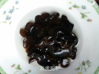 黑木耳糖醋藕片的做法步骤：1