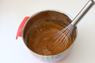 红糖桂圆戚风蛋糕的做法步骤：7