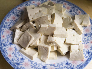 酸辣开胃豆腐的做法步骤：1