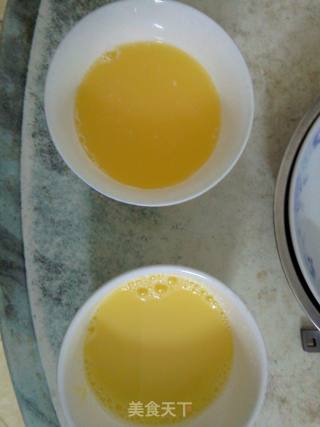 蒸鸡蛋糕的做法步骤：2