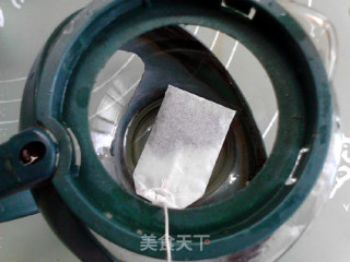 玫瑰奶茶的做法步骤：3