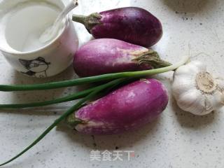 平底锅烤蒜蓉茄子的做法步骤：2