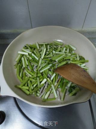 芦笋炒肉的做法步骤：8
