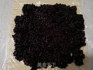 黑糯米蒸饭包油条的做法步骤：1