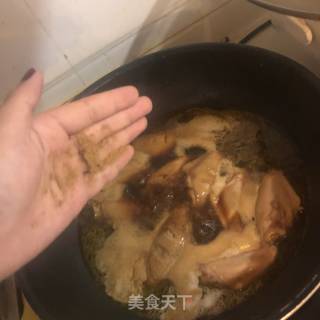 红烧鸡翅中的做法步骤：6
