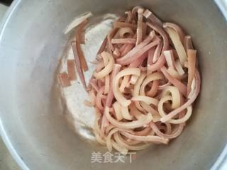 麻辣香味猪条的做法步骤：1
