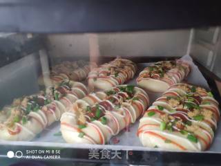 香葱肠仔包的做法步骤：12