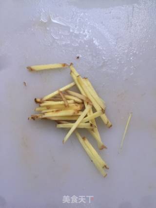 沙茶酱蒸土豆排骨的做法步骤：2