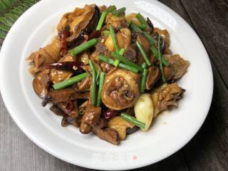 【兔子爱厨房】黄焖土鸡的做法步骤：7