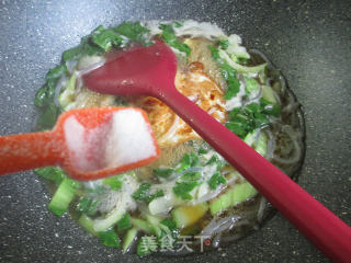 鸭蛋青菜煮米粉的做法步骤：6