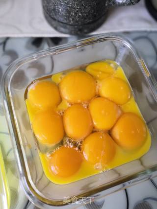 蛋黄焖子的做法步骤：1