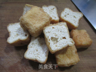黑木耳烧油豆腐的做法步骤：2