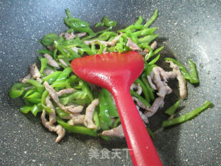 肉丝炒青椒的做法步骤：5
