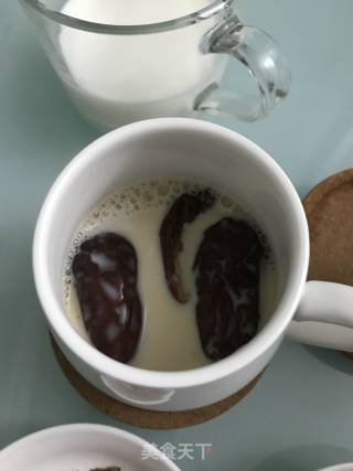 养胃红枣奶茶的做法步骤：4