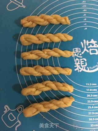 麻花的做法步骤：9