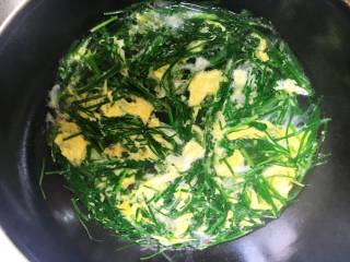 韭菜鸡蛋汤的做法步骤：7
