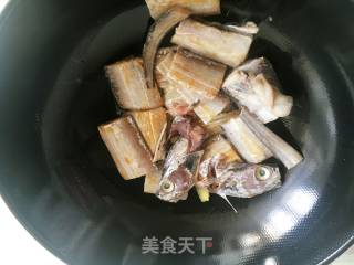 红烧带鱼的做法步骤：3