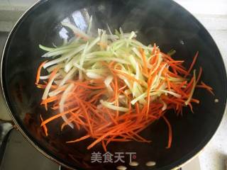 芹菜三丝的做法步骤：5