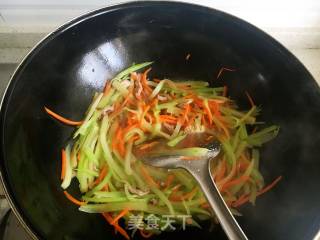芹菜三丝的做法步骤：6