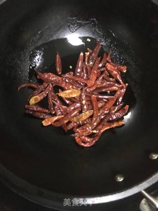 自制油辣子的做法步骤：1