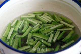 山药苦瓜条的做法步骤：3