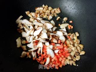 香菇鸡腿焖饭（电饭煲版）的做法步骤：11