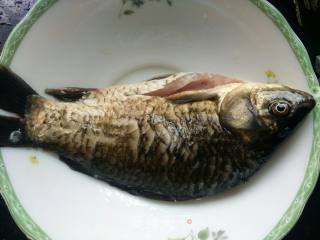鲫鱼炖豆腐的做法步骤：1