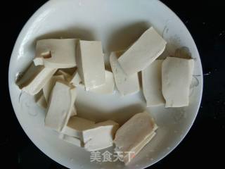 鲫鱼炖豆腐的做法步骤：2