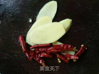 鲫鱼炖豆腐的做法步骤：3