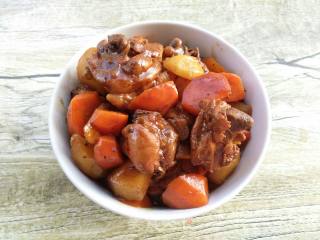 土豆胡萝卜炖鸡腿的做法步骤：15